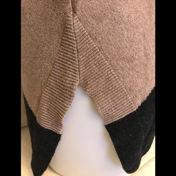 𝅺Comfy Jana asymmetrical Sweater - Picture 4 of 7